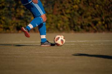 利物浦多线溃败仅剩欧冠，下周迎战巴黎｜球速体育官网（配图示意）