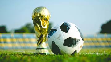 FIFA世界杯宣传广告：“足球团结世界”（配图示意）